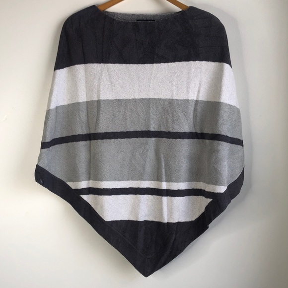 Barefoot Dreams Ocean Breeze Sweater Poncho - Picture 2 of 6